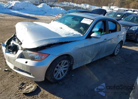 2007 BMW 328Xi z USA, uszkodzony, nr VIN WBAVC93577KX52525